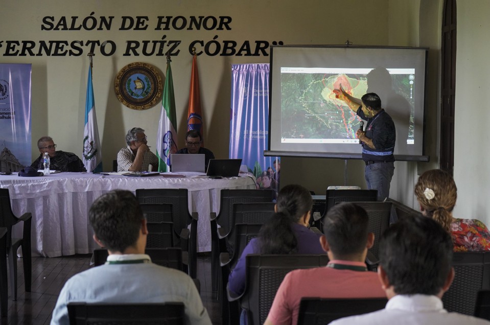 Codred de Retalhuleu da seguimiento a la actividad del volcán Santiaguito