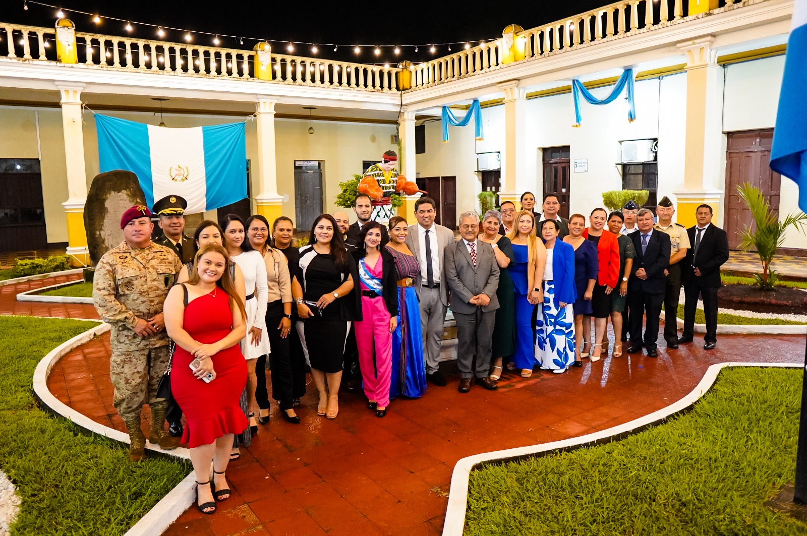 Noche cultural en Retalhuleu marcado por la alegría y el entusiasmo de las familias