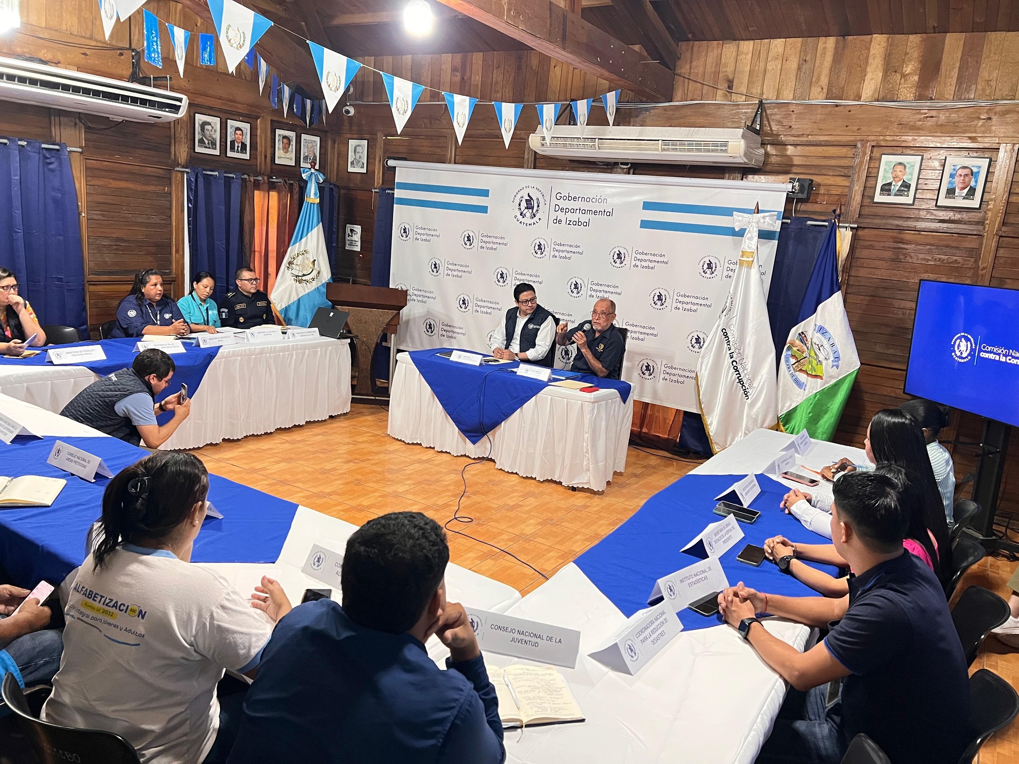 Izabal trabaja en favor de la transparencia y la lucha contra la corrupción