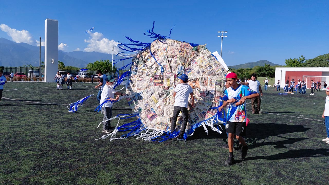 Zacapanecos celebran el mes patrio con coloridas y representativas actividades