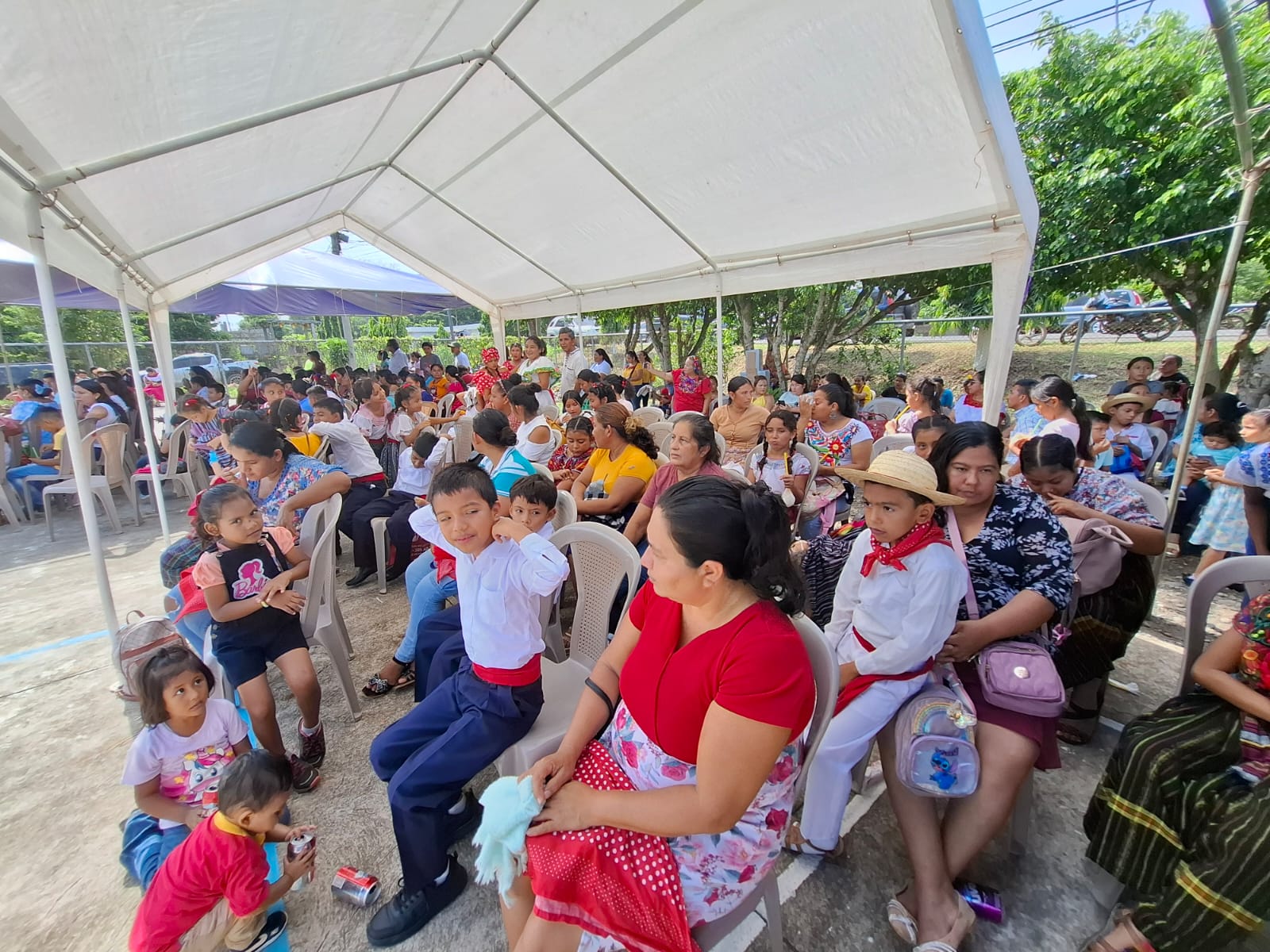 Fortalecen valores cívicos en La Máquina, San Andrés Villa Seca