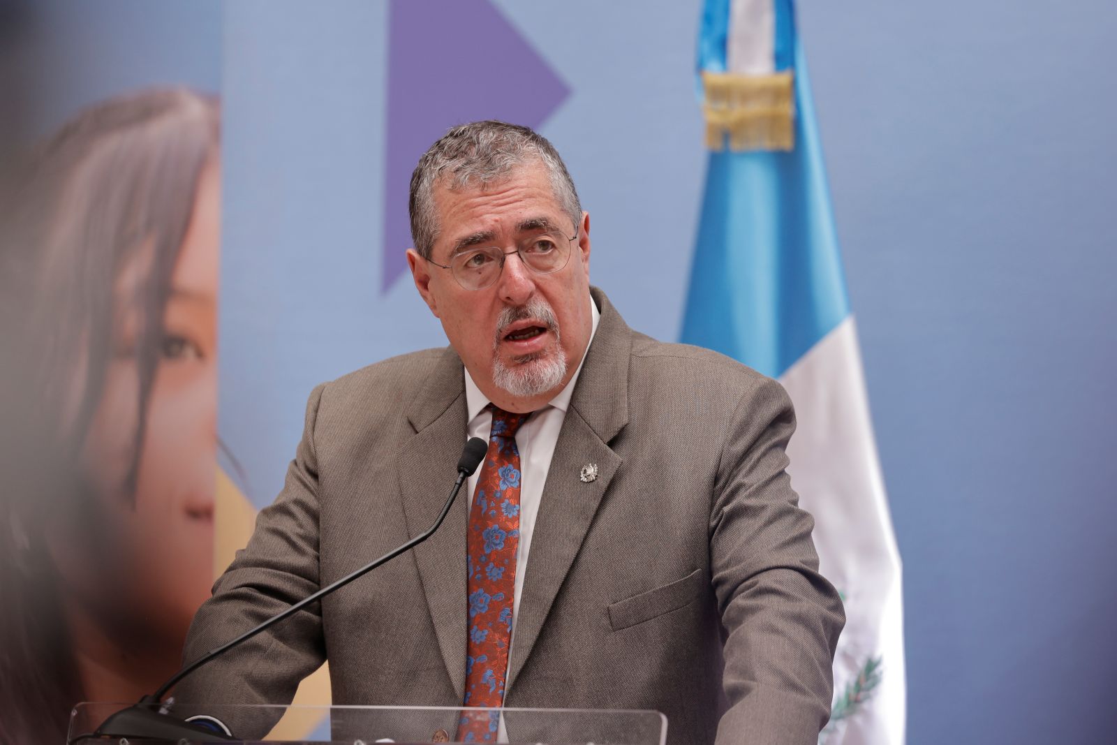 Presidente Arévalo señala abusos de diputados con injustificadas citaciones de ministros