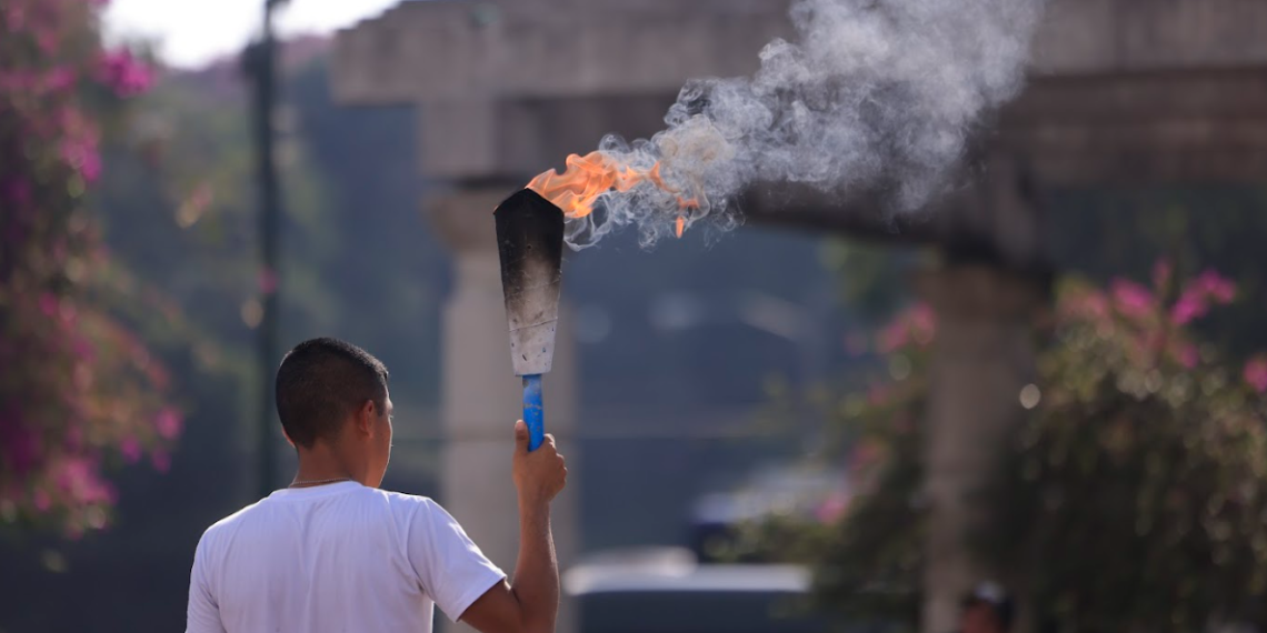 Ministerio de Educación: “Hagamos de la antorcha un símbolo de unidad y respeto”