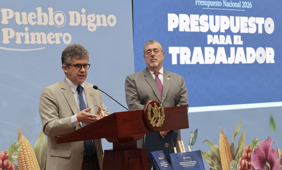 Ministro de Salud compartió las metas de trabajo para el próximo año. (Foto: Noé Pérez)