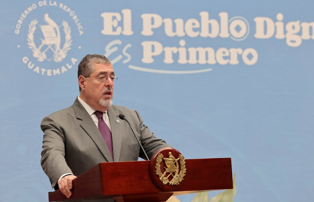 El presidente Arévalo reafirma el compromiso del Gobierno en recibir a menores de edad no acompañados desde Estados Unidos. (Foto: Noé Pérez)