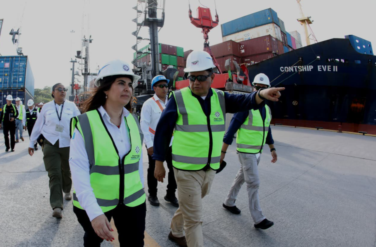 Claudia Palencia constata despliegue de la PNC en Puerto Barrios y Santo Tomás de Castilla