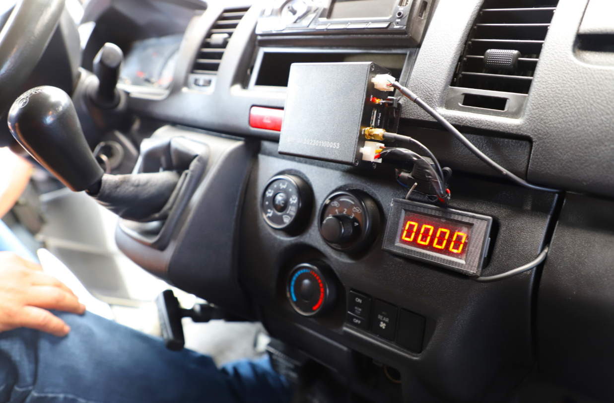 Conozca cómo funcionan los sistemas limitadores de velocidad
