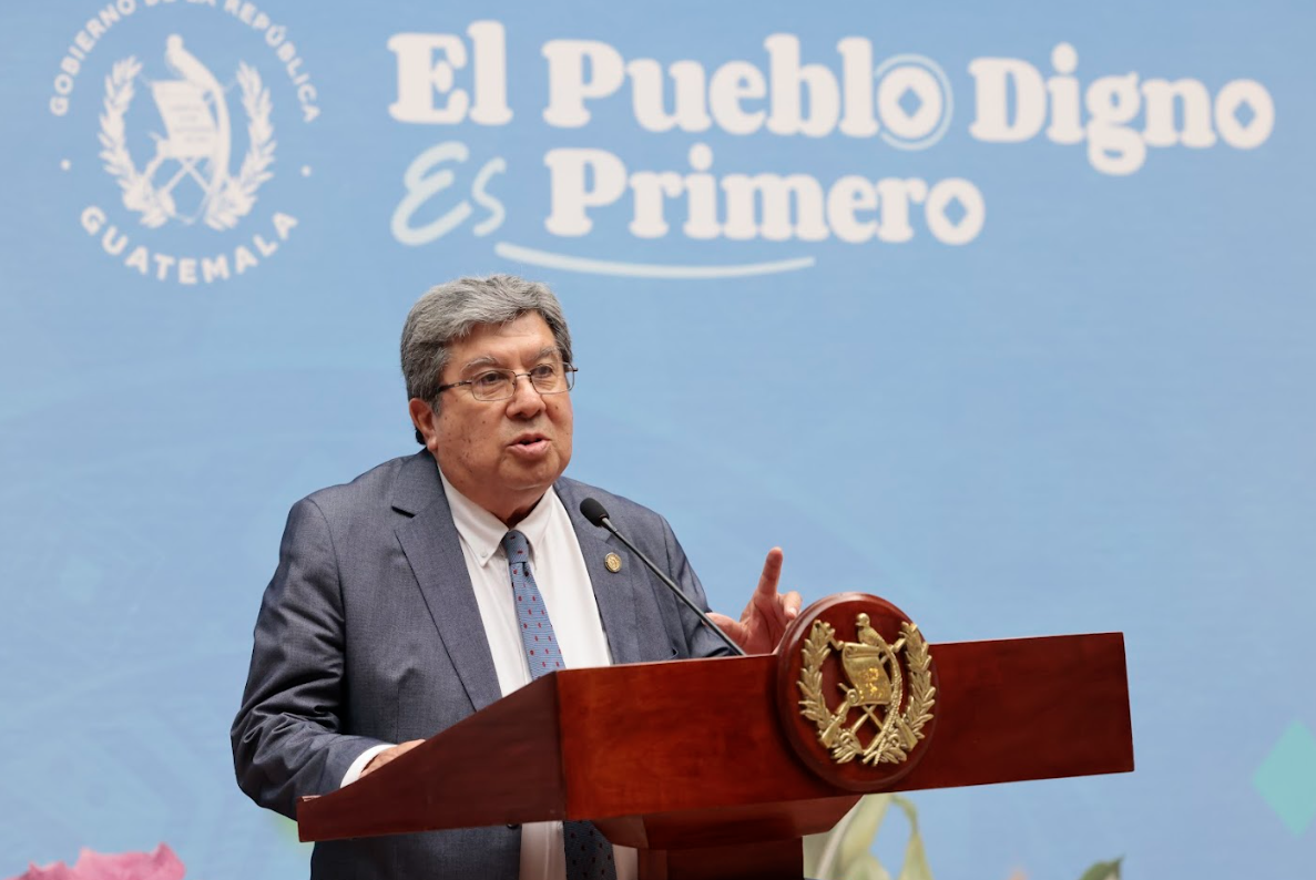 Secretario Godoy explica el funcionamiento de Gobiernos Departamentales
