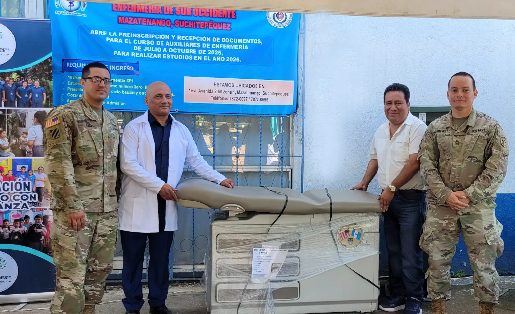 Hospital de Retalhuleu recibe equipo y mobiliario valorado por más de 248 mil dólares. (Foto: MSPAS)