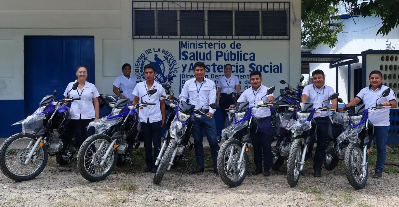 Personal de salud de Petén recibe nuevo transporte para mejorar cobertura en áreas rurales. (Foto: MSPAS)