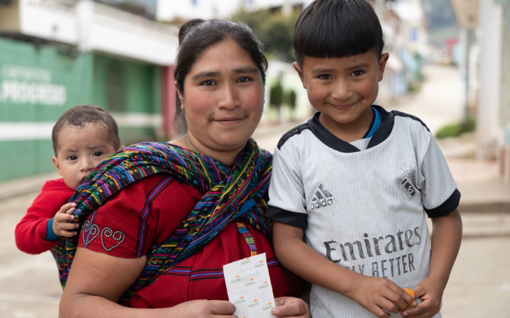 Mides lleva el Bono Social a Cajolá, Quetzaltenango./Foto: Mides.