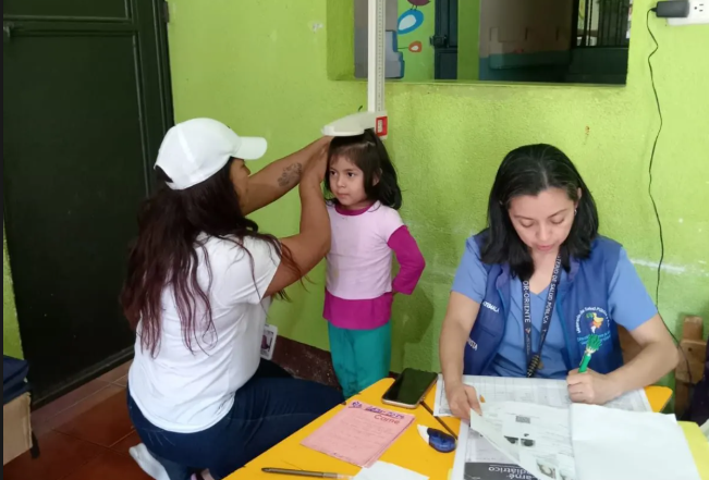 Ministerio de Salud lleva a cabo jornada integral de vacunación y evaluación nutricional en Chinautla