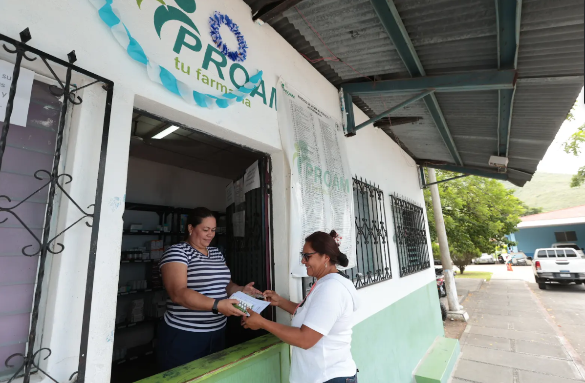 Hospital de El Progreso amplía acceso a medicamentos de bajo costo con farmacia PROAM