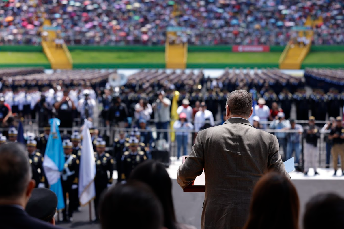 Presidente Arévalo destaca la graduación de la promoción más grande de la PNC
