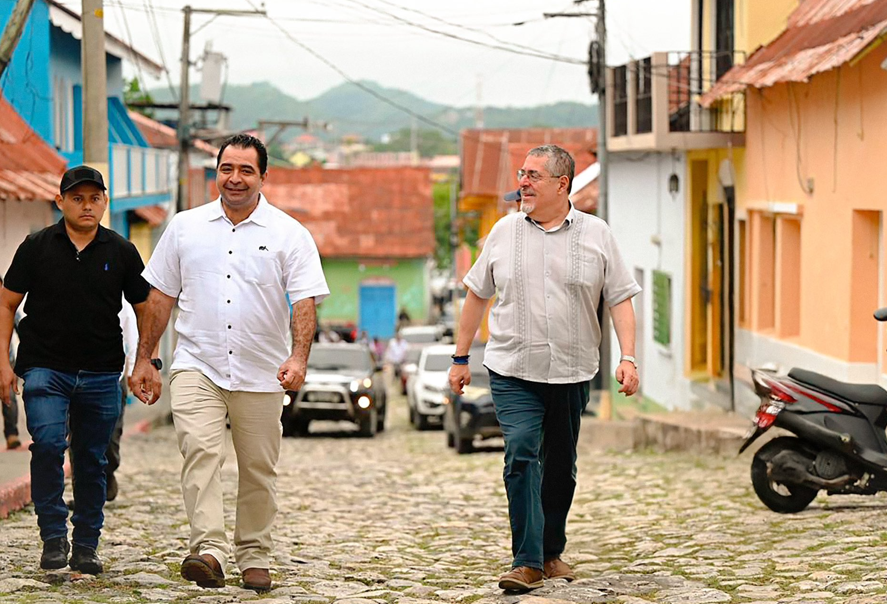Presidente Arévalo inició gira “A Tu Tierra” en Petén trabajando junto al pueblo de Guatemala