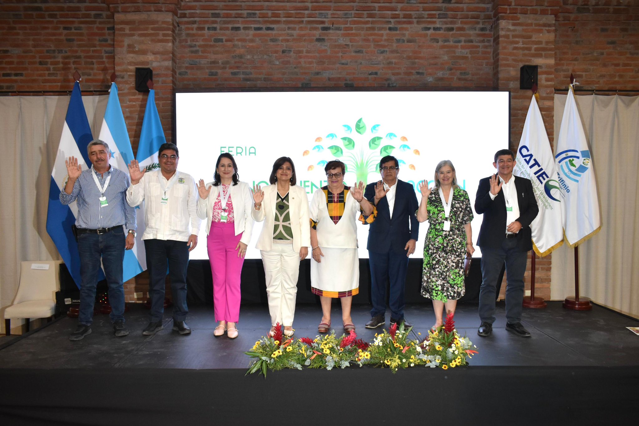 Vicepresidenta participa en reunión del Plan Trifinio en Honduras