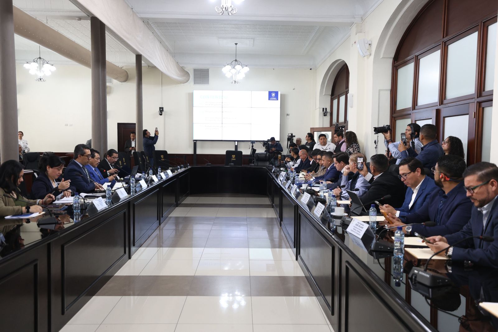 Minfin inicia diálogo del proyecto de Presupuesto 2026 en el Legislativo