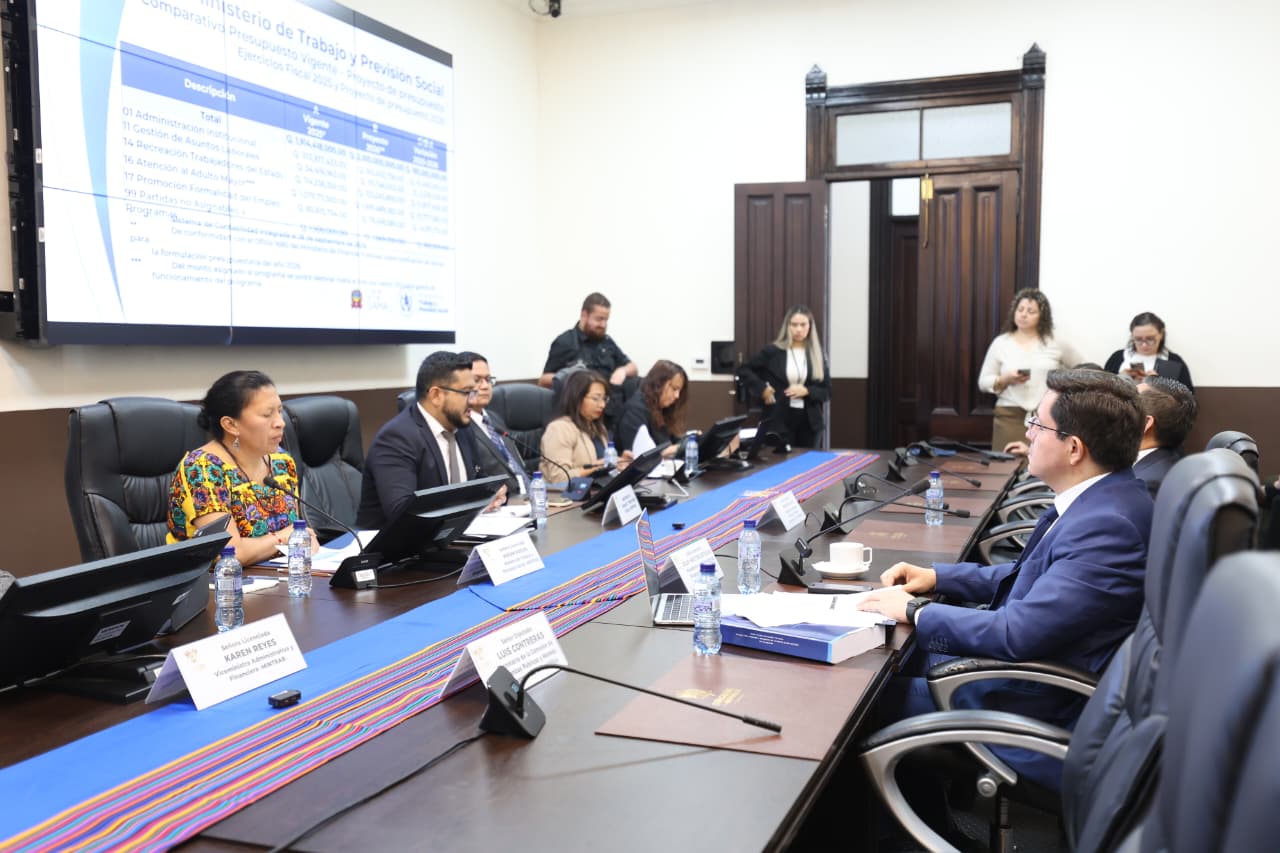 Ministerios y secretarías continúan diálogo sobre iniciativa de presupuesto para 2026. / Foto: Congreso de la República.