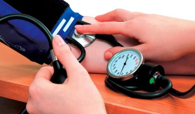 La OMS señala que la medicación para regular la presión es una de las herramientas más efectivas y económicas para enfrentar la hipertensión arterial.
