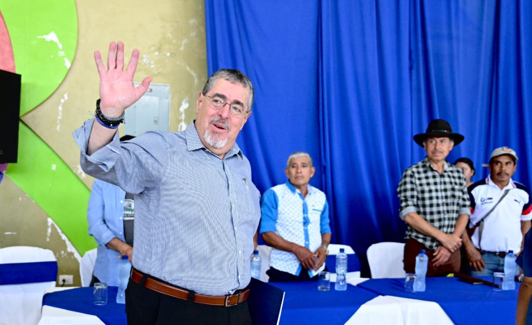 Presidente Bernardo Arévalo continúa gira de trabajo en Santa Rosa