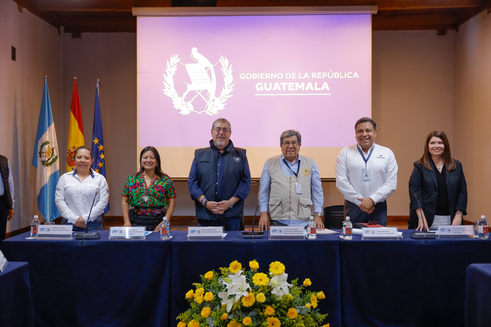 Presidente informa sobre los gobiernos departamentales en su gira A Tu Tierra