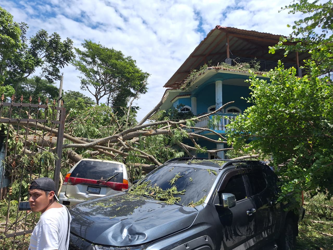 Coordinan acciones para atender a damnificados por lluvias en Retalhuleu