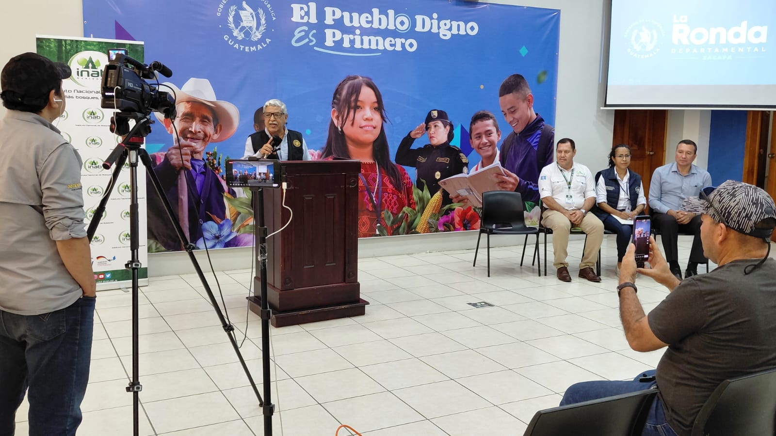 Informan a la población del avance de programas y proyectos en Zacapa