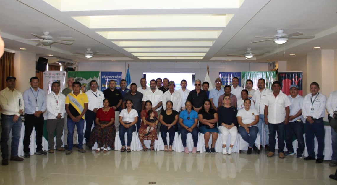 Realizan acto simbólico de pago de incentivos forestales en la Región VIII de Petén