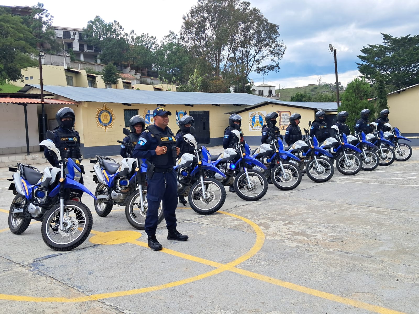 La Comisaría de Huehuetenango cuenta ahora con 10 motocicletas y un autopatrulla más para reforzar la seguridad en diferentes sectores de ese departamento.