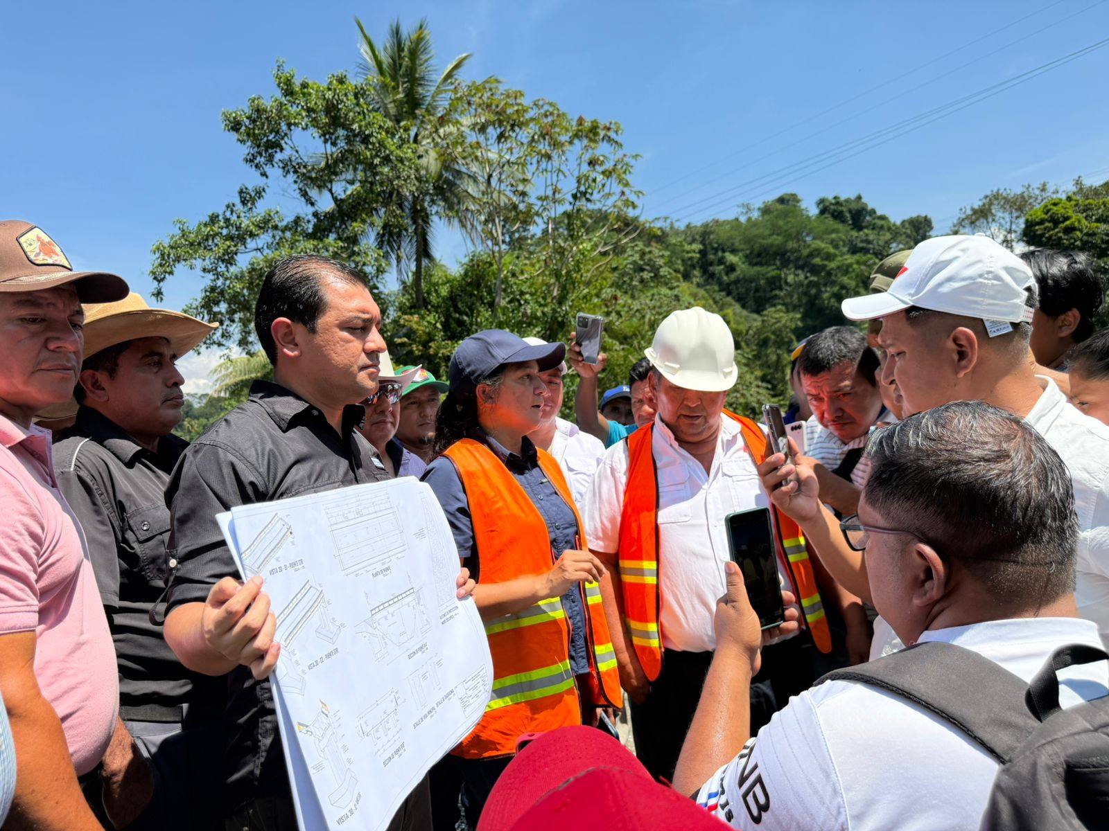 Un nuevo puente, una nueva esperanza para Cantón Siete Vueltas