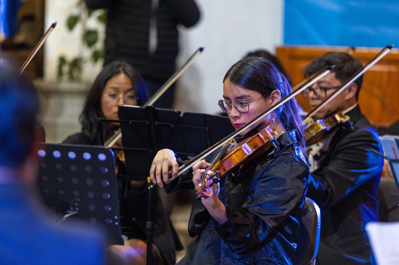 La Sinfónica Regional de Occidente llena de música la Casa Aparicio