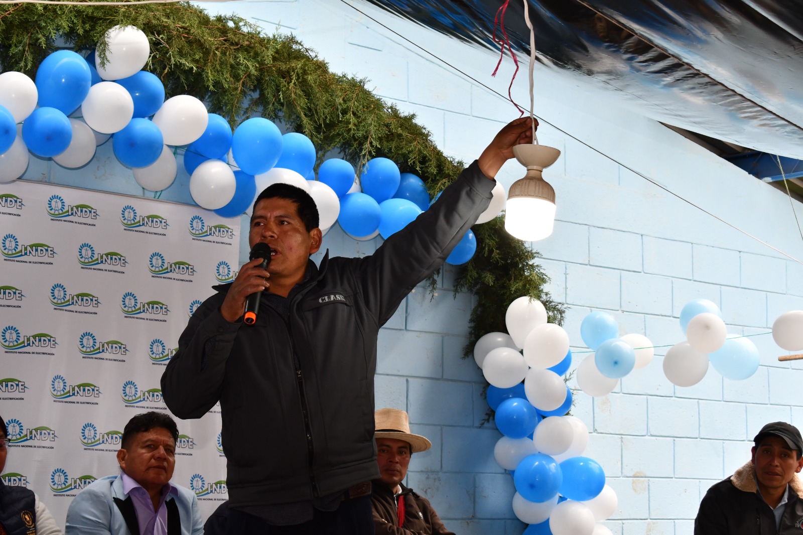 Comunidad en San Sebastián, Huehuetenango, recepciona proyecto de energía eléctrica