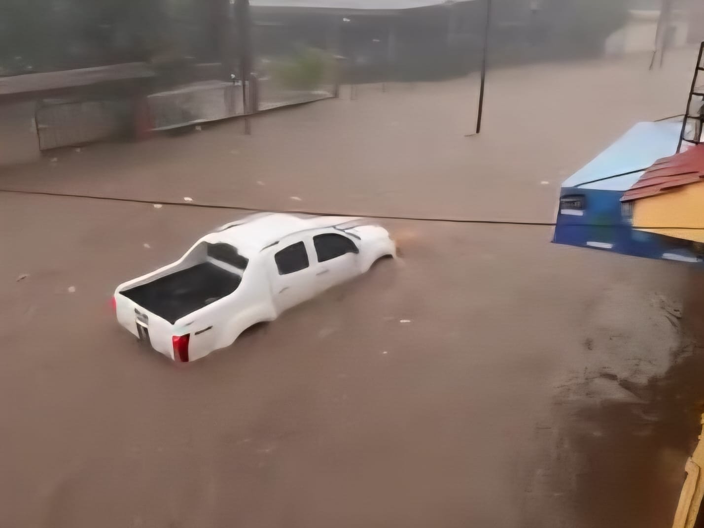 Gestionan ayuda humanitaria para familias afectadas por inundaciones en Retalhuleu