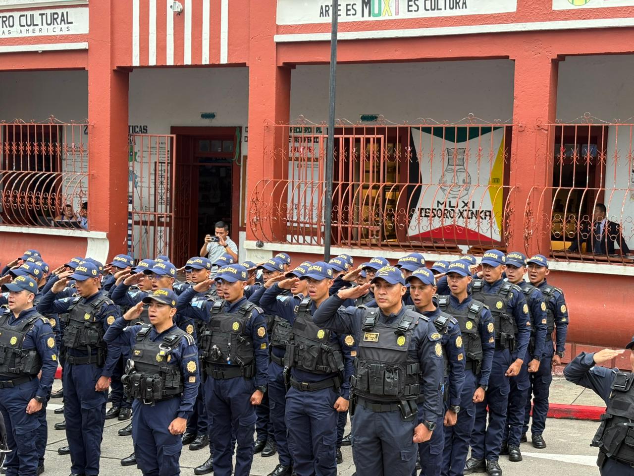 Elementos de PNC refuerzan compromiso con la seguridad y bienestar en Santa Rosa