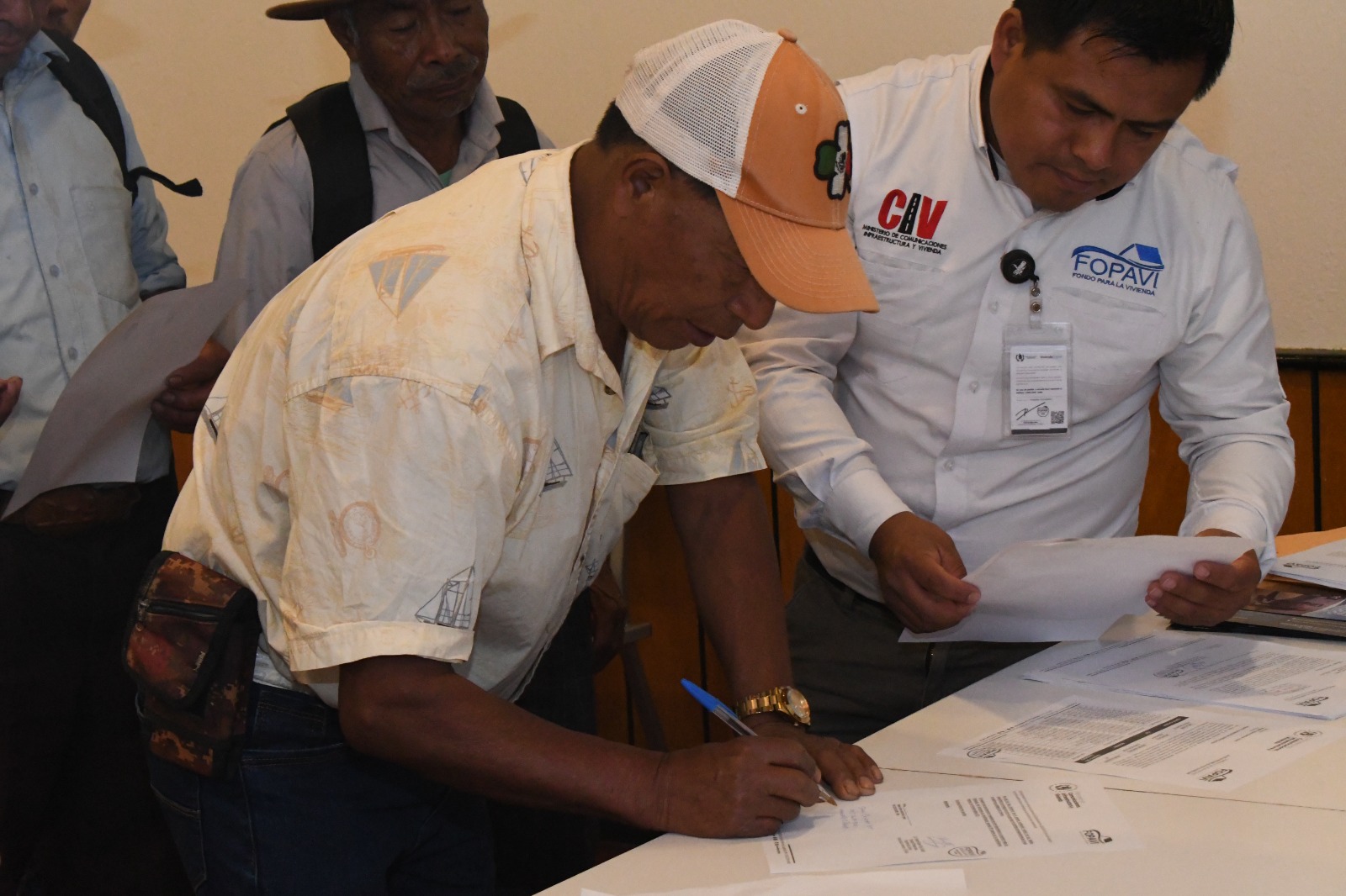 Entregan subsidios de viviendas a familias afectadas por deslizamientos en Agucatán y Barillas, Huehuetenango