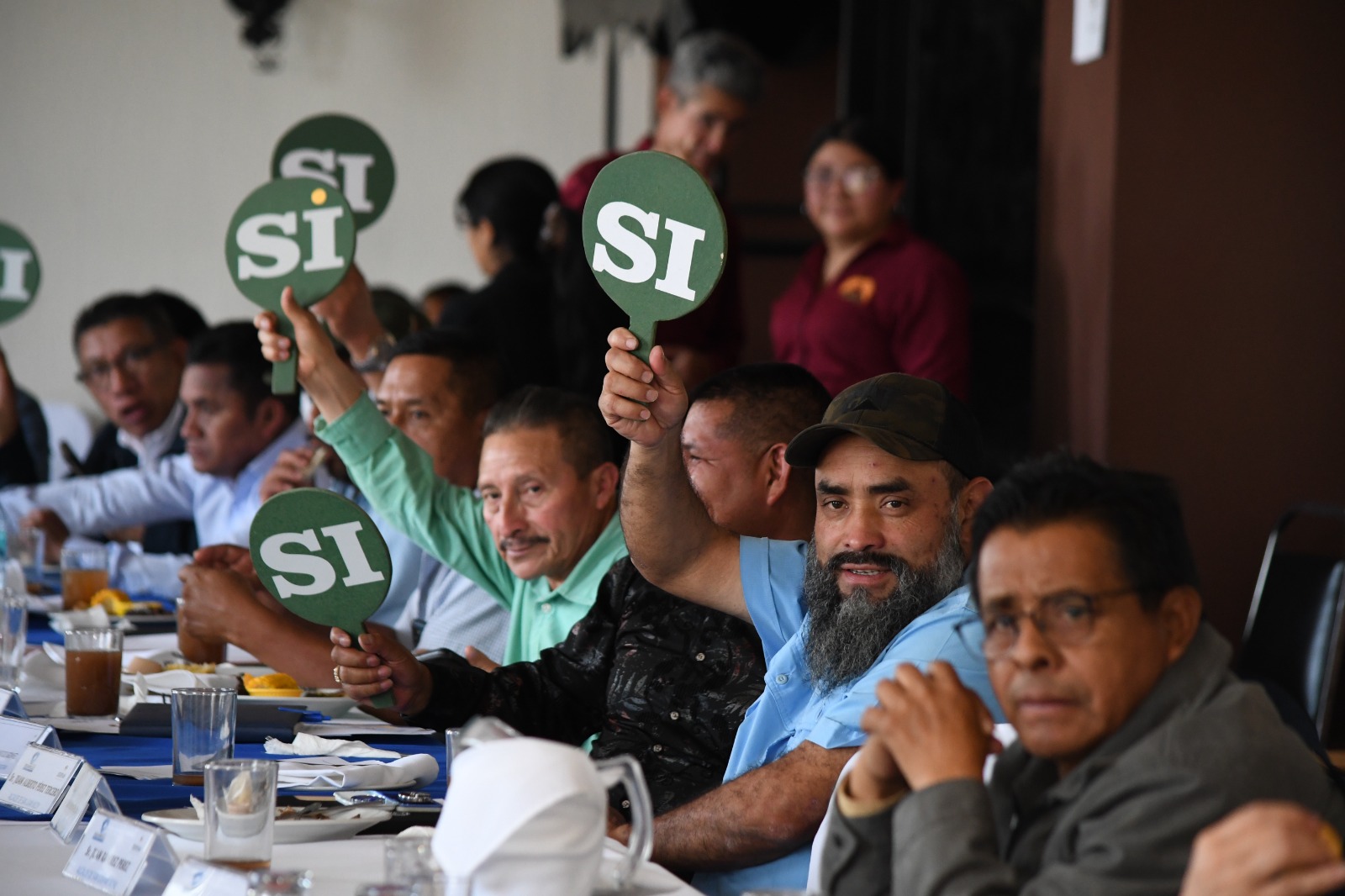 Seguimiento de los avances de proyectos y certificaciones municipales en Huehuetenango