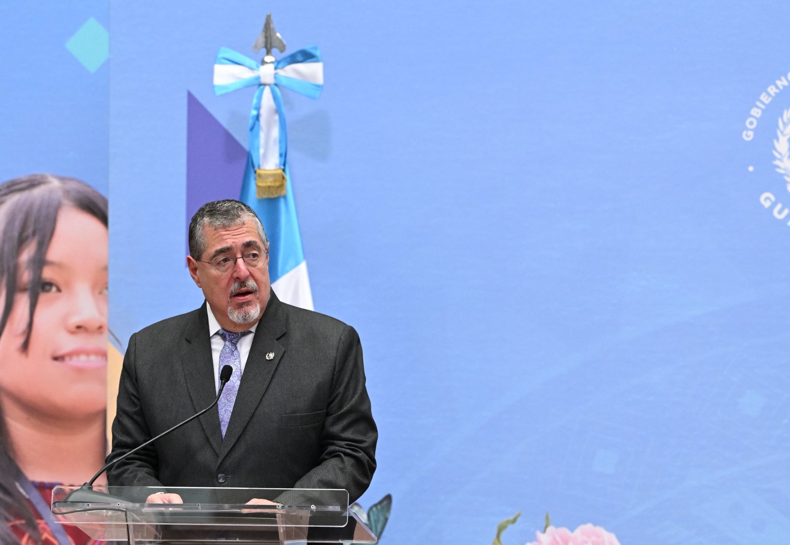 El presidente Bernardo Arévalo, durante el anuncio de nueva iniciativa de ley para combatir al cdrimen organizado.