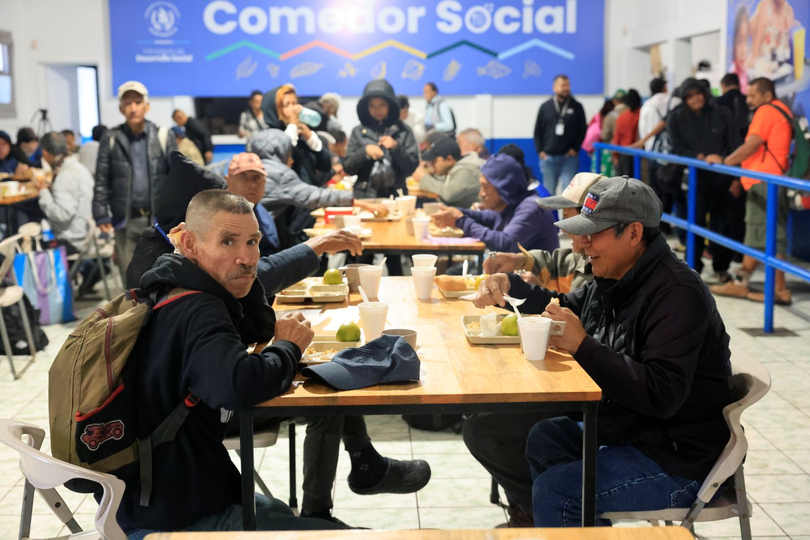 Así funcionan los comedores sociales del Mides desde las 6 de la mañana