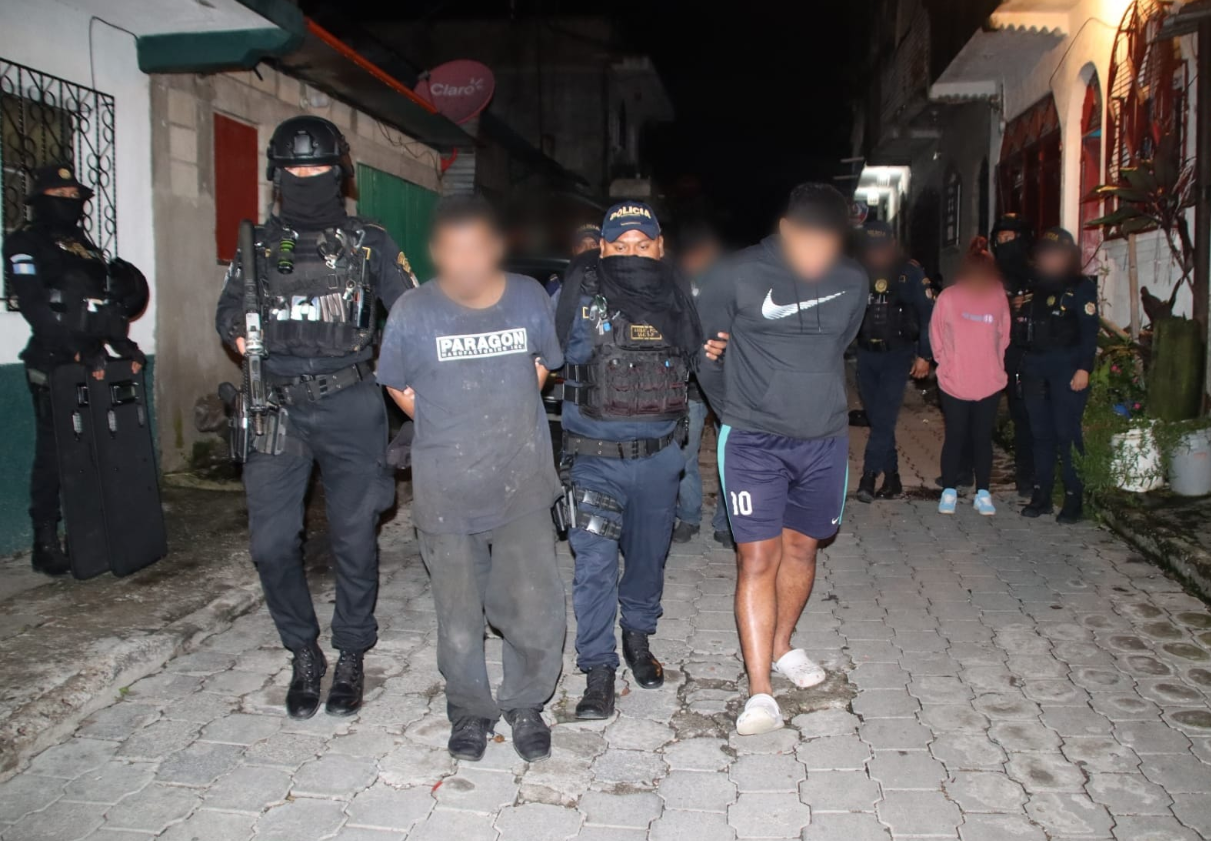 Captura de cinco presuntos integrantes del Barrio 18. / Foto: PNC