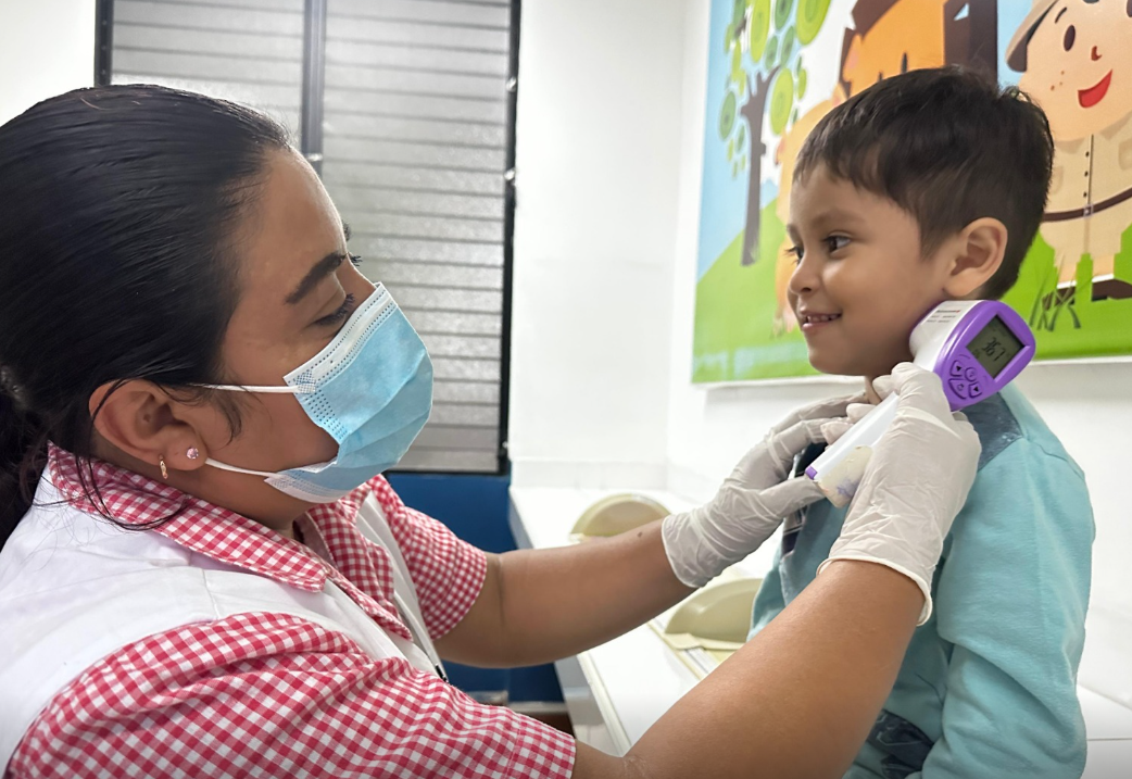 IGSS refuerza medidas de prevención ante casos del virus Boca, Mano y Pie en niños. (Foto: IGSS)