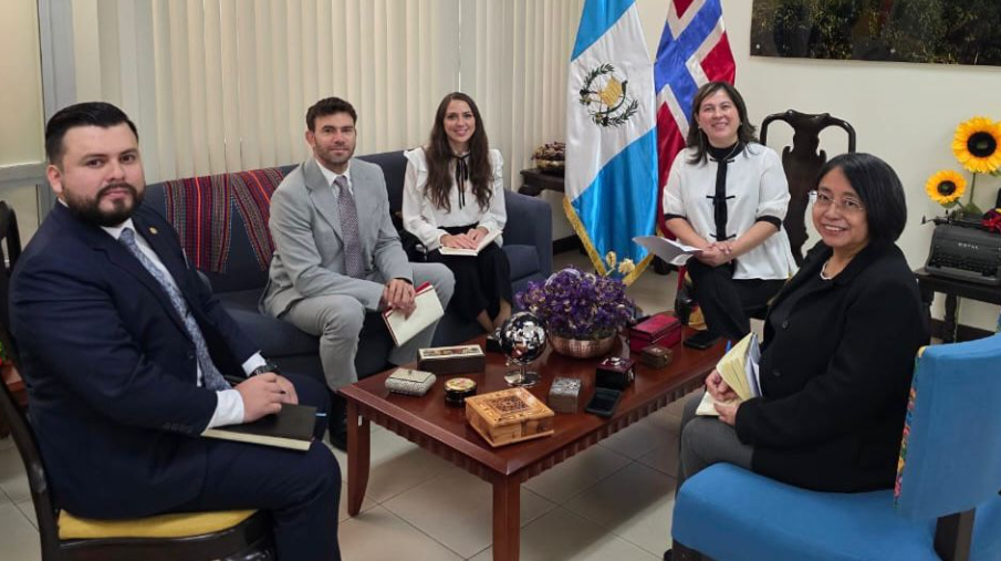 Minex recibe al jefe Adjunto de la Embajada de Noruega en México