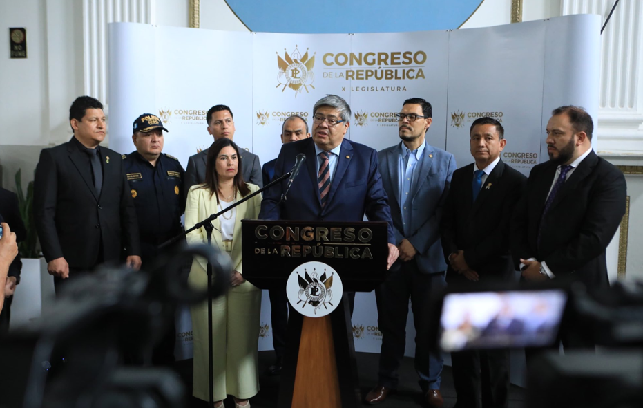 Ministro de Gobernación entrega al Congreso la iniciativa de ley antipandillas