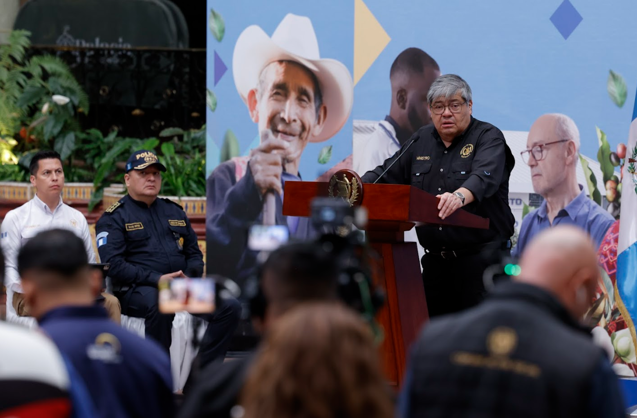 Ministro Jiménez a reos prófugos: “Los vamos a encontrar y los vamos a regresar a la cárcel”