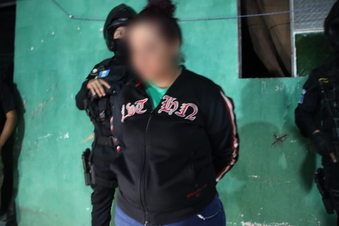 Norma Shivresca Pérez Cándido, de 28 años, alias La Gorda, presunta integrante del Barrio 18. / Foto: PNC
