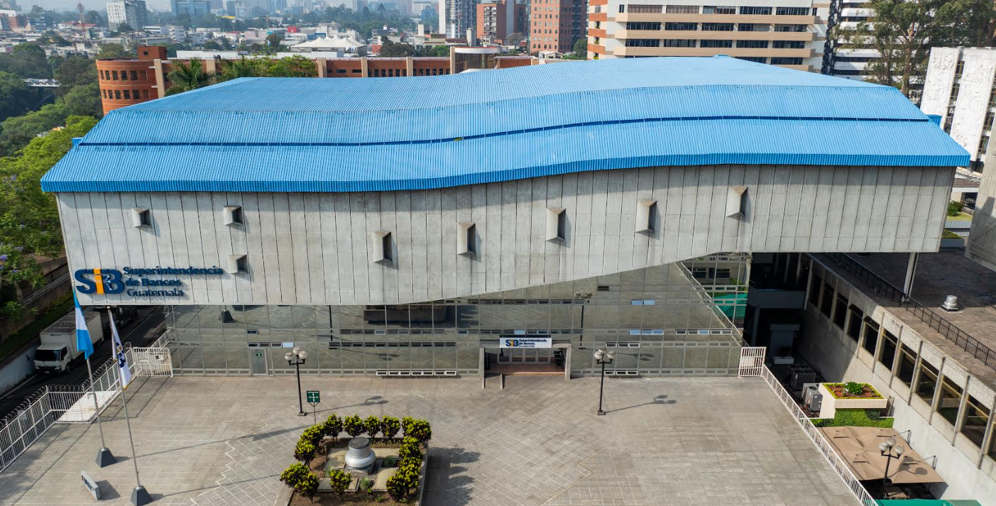 Bancos del sistema atenderán hasta miércoles 31 a medio día