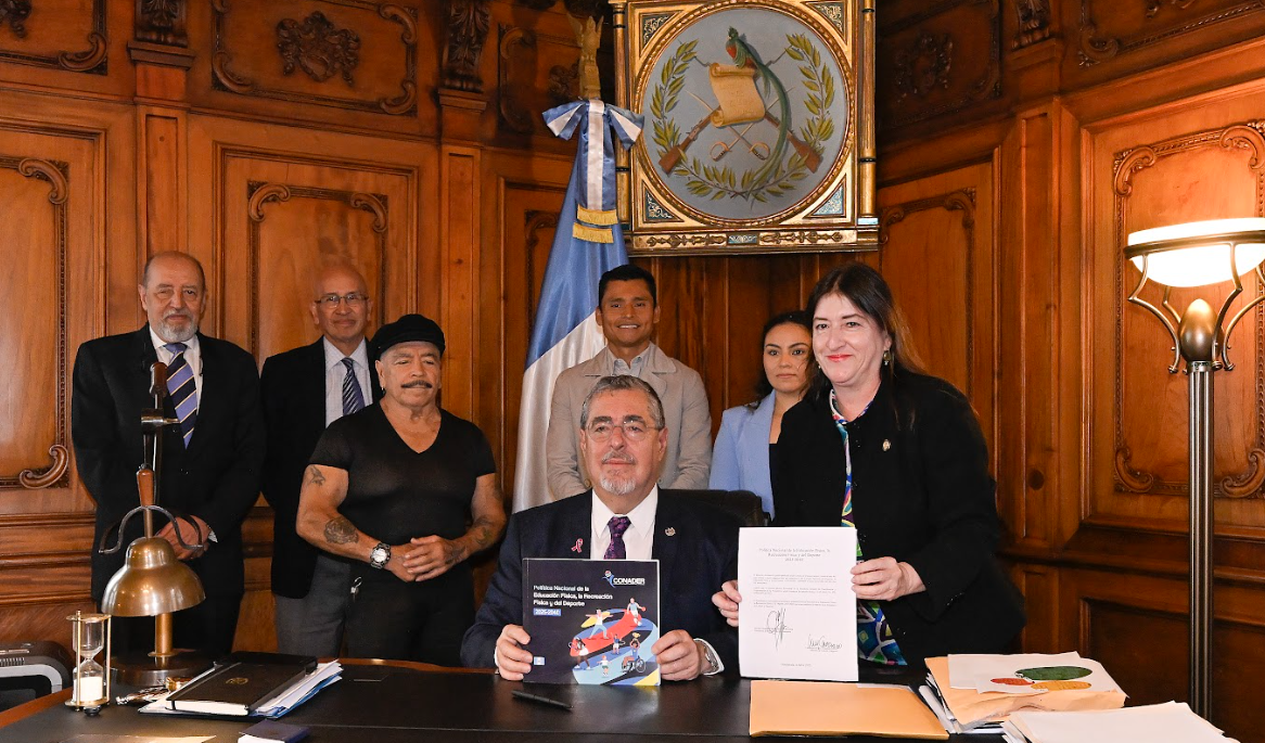 Firma de la Política Nacional de la Educación Física, la Recreación Física y del Deporte