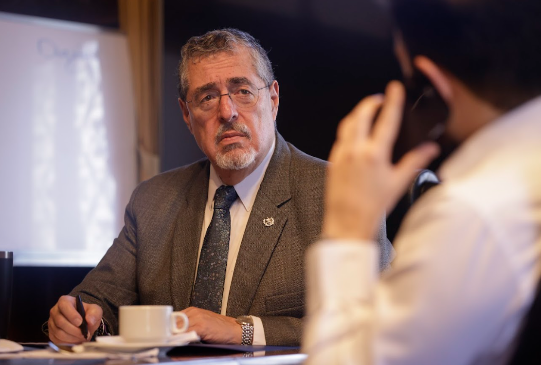 Presidente Arévalo anunció acciones legales contra el juez Freddy Orellana y el fiscal Rafael Curruchiche. (Foto: Dickens Zamora)