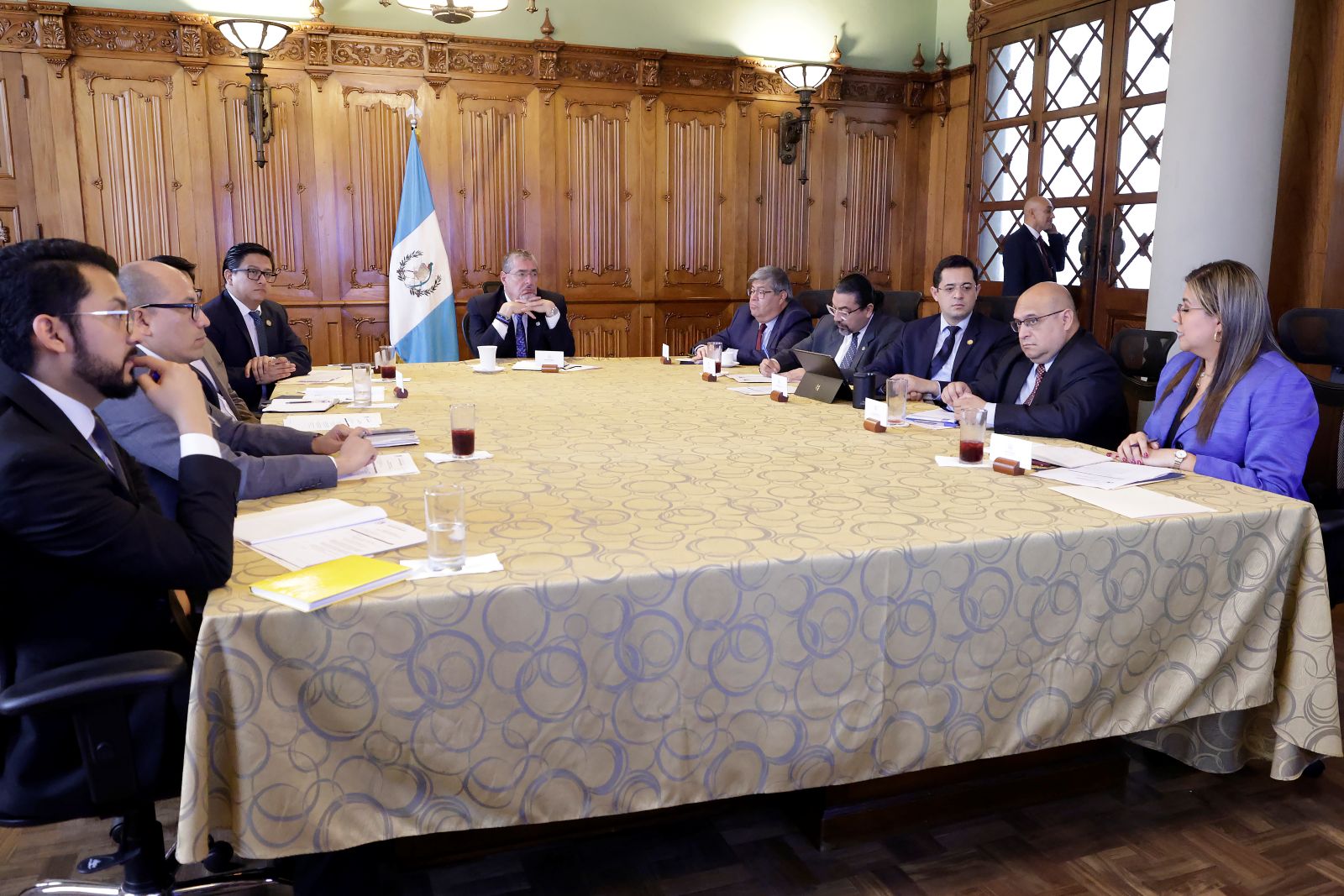 Presidente Arévalo encabeza sesión de autoridades del Ejecutivo contra corrupción