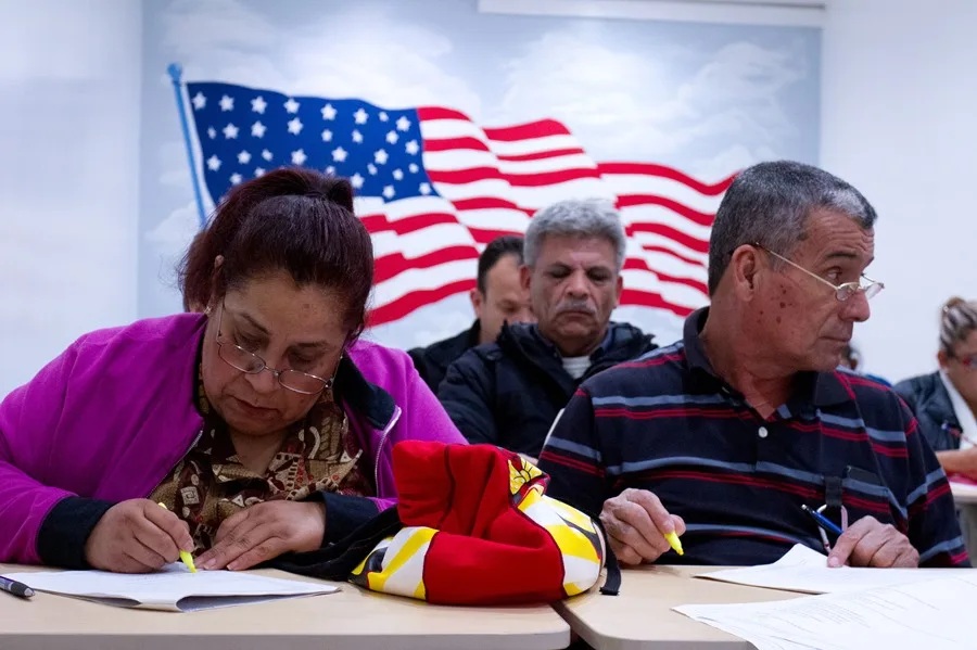 El nuevo examen de ciudadanía de Estados Unidos incluye 28 nuevas preguntas.