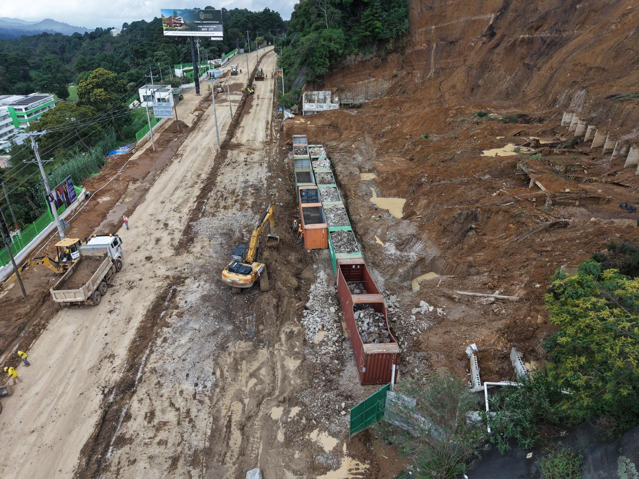 Siguen los trabajos en el kilómetro 24 de ruta a El Salvador. / Foto: CIV.